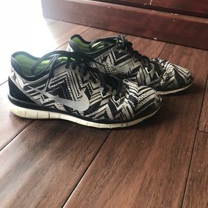 Women’s Nike shoes size 9